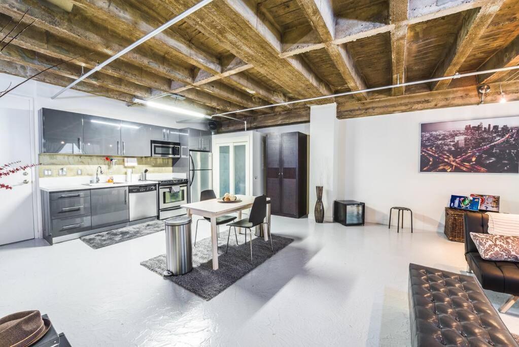 Newly Renovated 1Bdrm Loft Dtla And Rooftop Pool Los Angeles Exterior photo